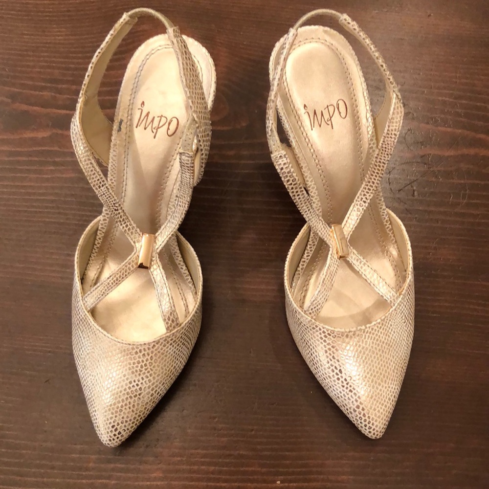 impo ladies gold heels size 5 1/2 Medium